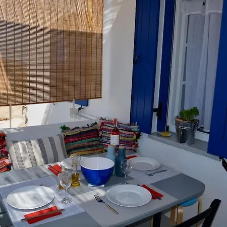 Holiday home Dina's *
